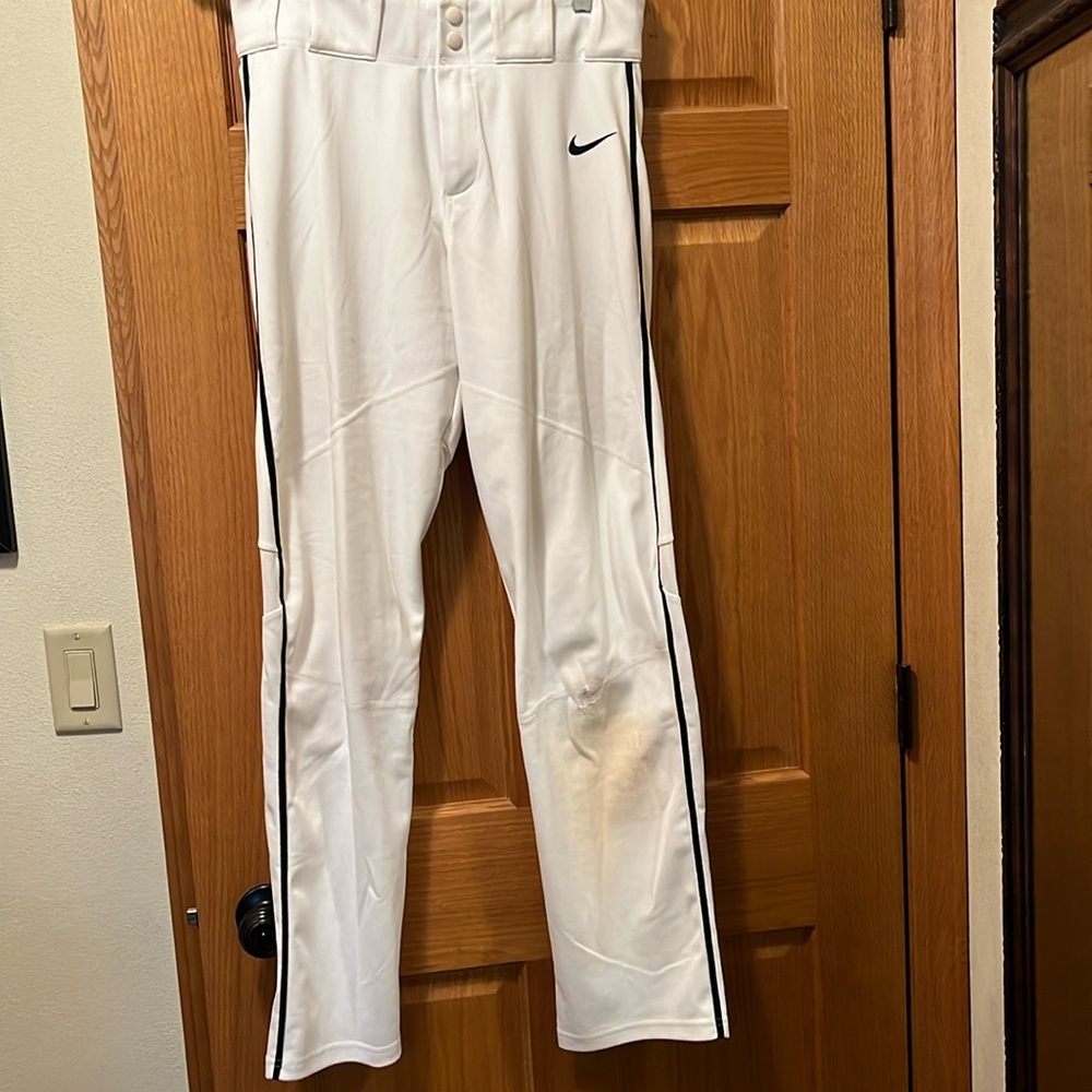 Nike men’s baseball pants.